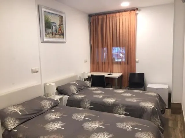 Rooms H Skyline-1